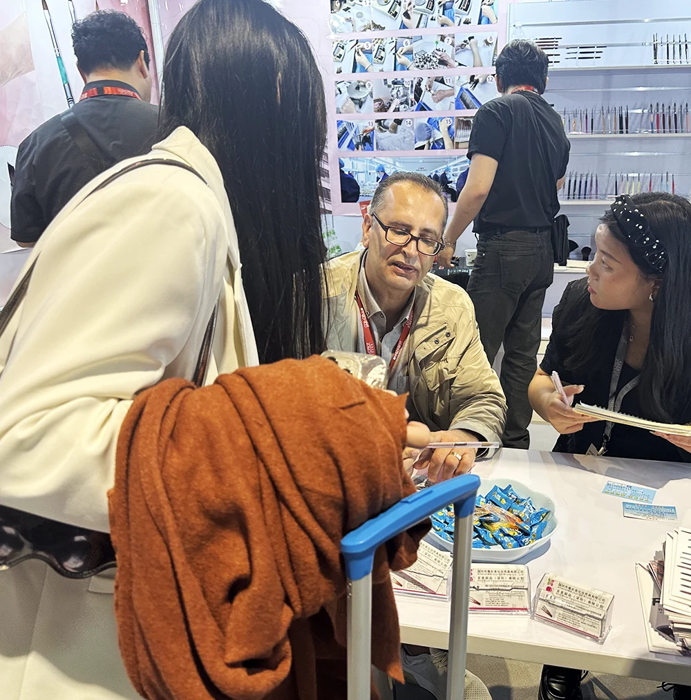 Cosmoprof HK 2024, birçok tırnak fırçası eski ve yeni arkadaşlarla tanıştı.